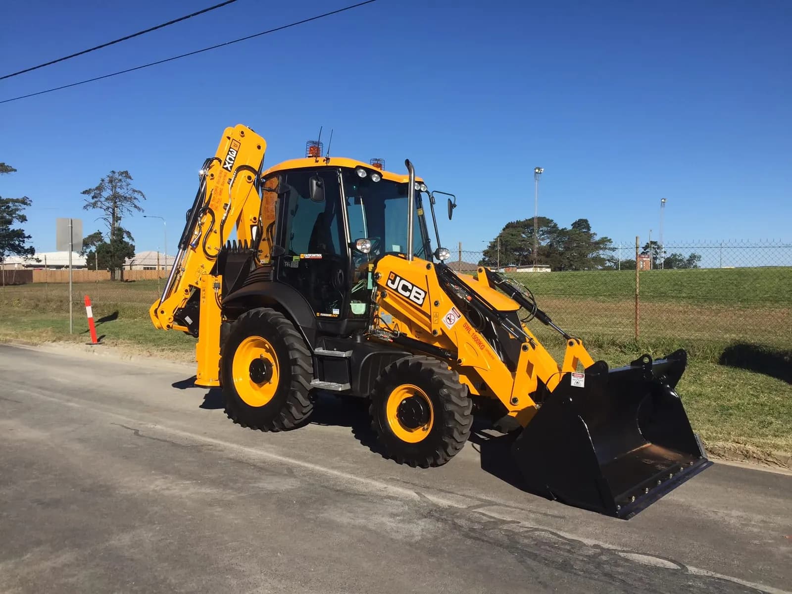 JCB 3CX – Traktorbagr (rypadlo-nakladač)